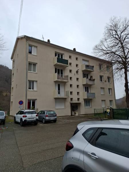 Façade d' une copropriété avec isolation des murs par l'extérieur, Gayral isolation en Ariège!
