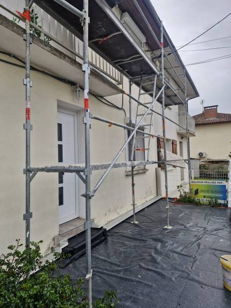 Pose Rail de départ : Rénovation Thermique clé en main avec Gayral Isolation à Auterive
