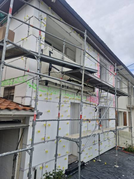 Mise en place de PSE et Chevilles : Rénovation Thermique clé en main avec Gayral Isolation à Auterive