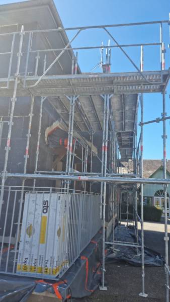 Installation de plaques d'isolation de la marque STO