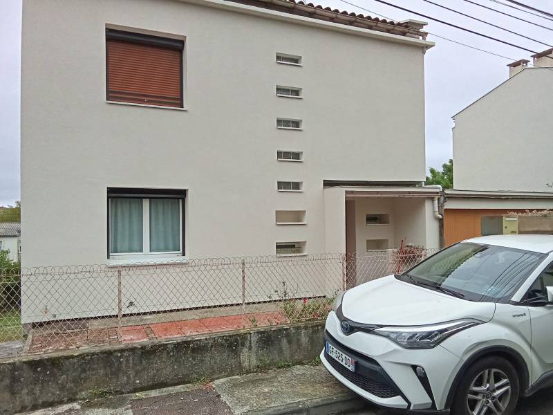 Après travaux, façade sur la rue