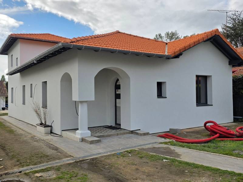 Chantier de Rénovation énergétique réalisé avec succès par Gayral Isolation d'une maison individuelle à Dax