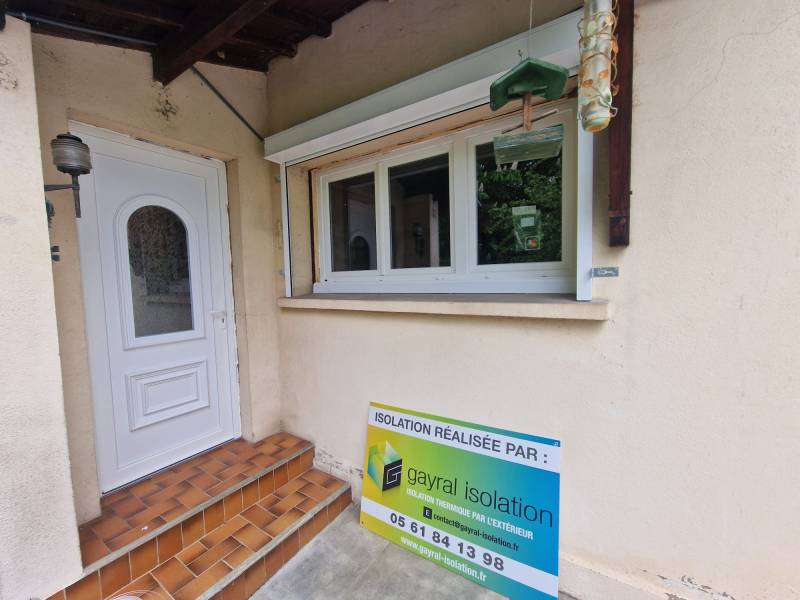 Installation de Porte d'entrée et fenêtres dans un projet de Rénovation a Castanet 