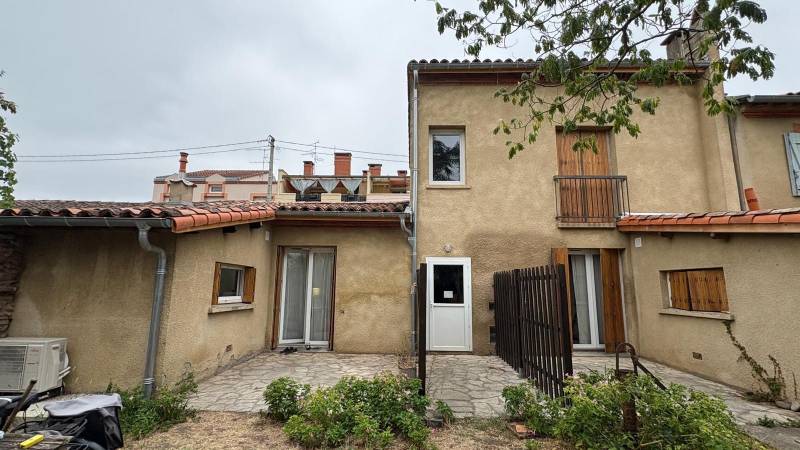 Chantier d'ITE avant travaux de rénovation energétique à Toulouse, par Gayral Isolation