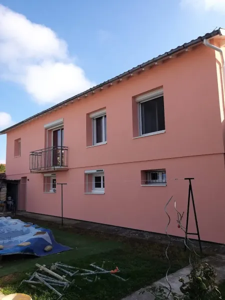 Peinture des murs après travaux d'ITE par Gayral Isolation, en Ariège